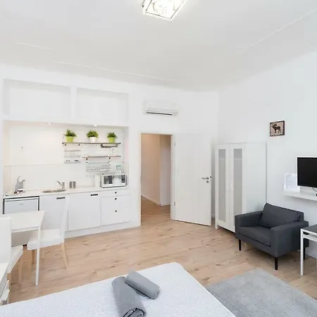 Astoria Flats 1 * Budapest